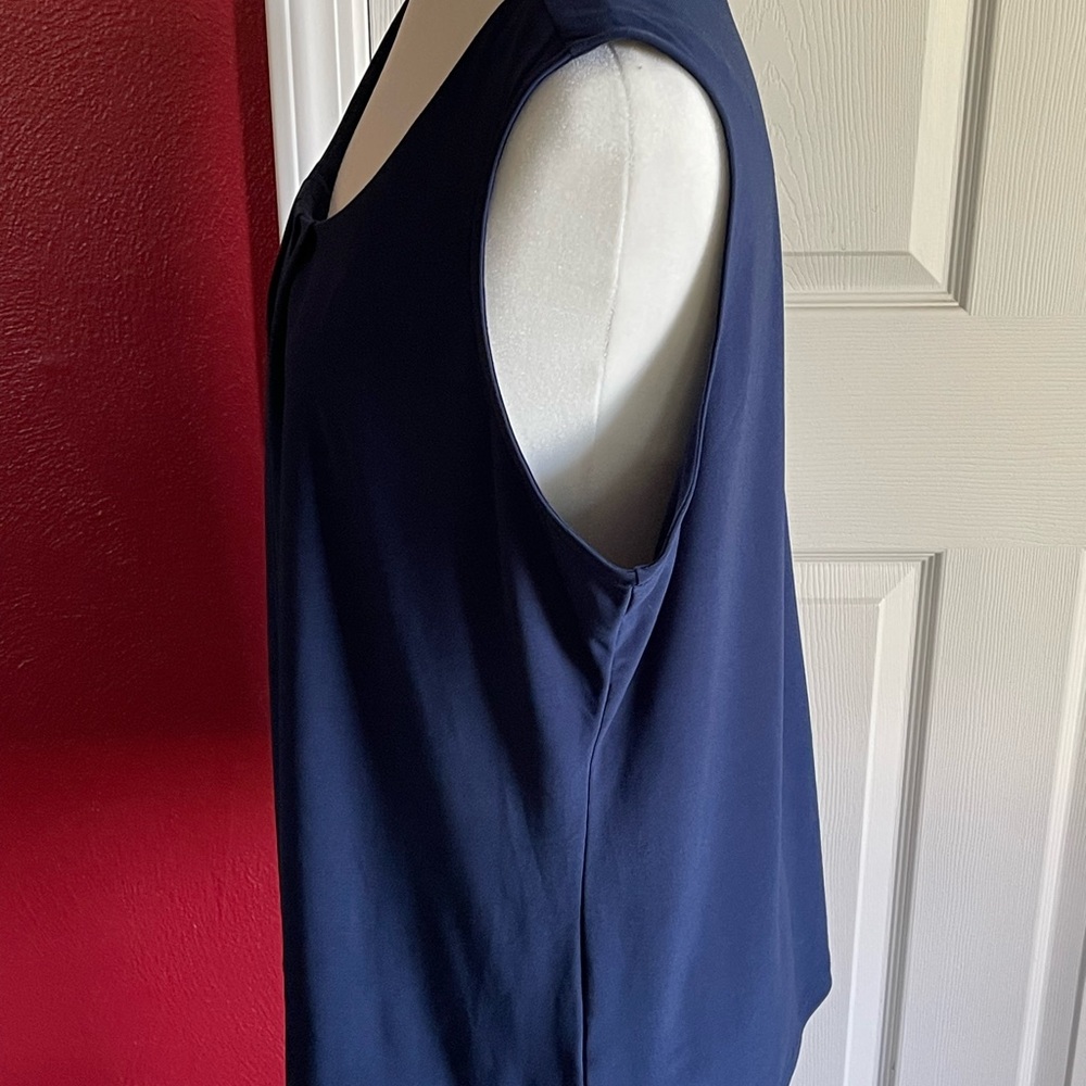 Roz & Ali Blue Pleated Sleeveless Tank Top - Picture 2 of 7
